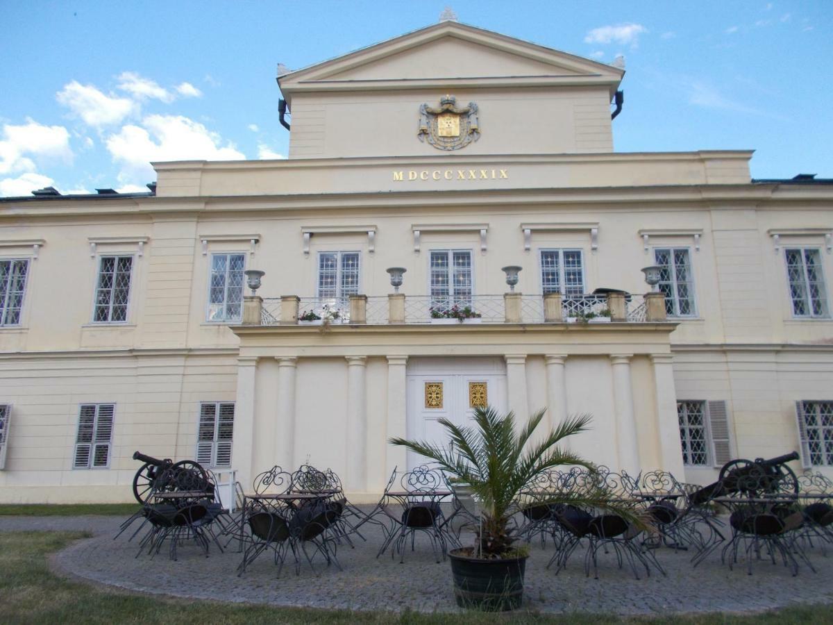 Villa Meteor Marianske Lazne Bagian luar foto